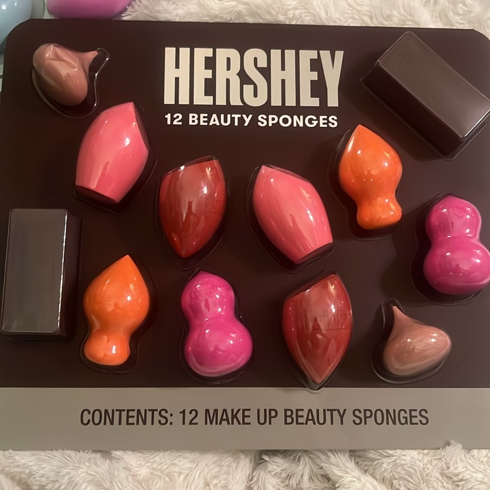 Hershey's make up beauty sponges, new pack of 12.